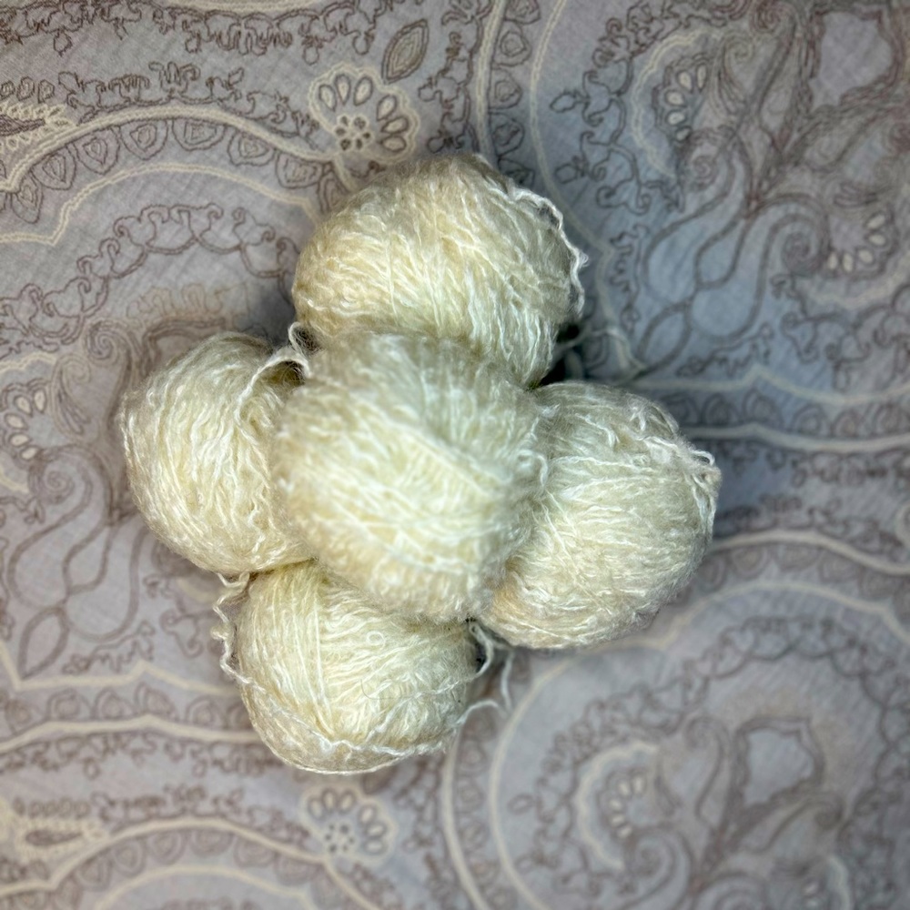 Lot of 5 balls of Vintage wool, winter white.